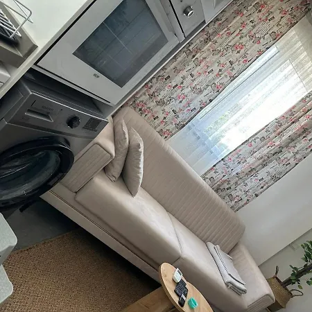 Peaceful And Warm In A Location Apartment *